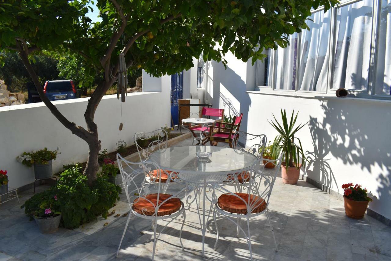 Aphrodite Art Hotel Aegina Bagian luar foto